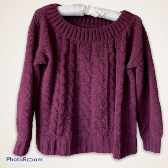 American Eagle Outfitters Sweaters - American Eagle Maroon Chenille CrewNeck Sweater Size Small